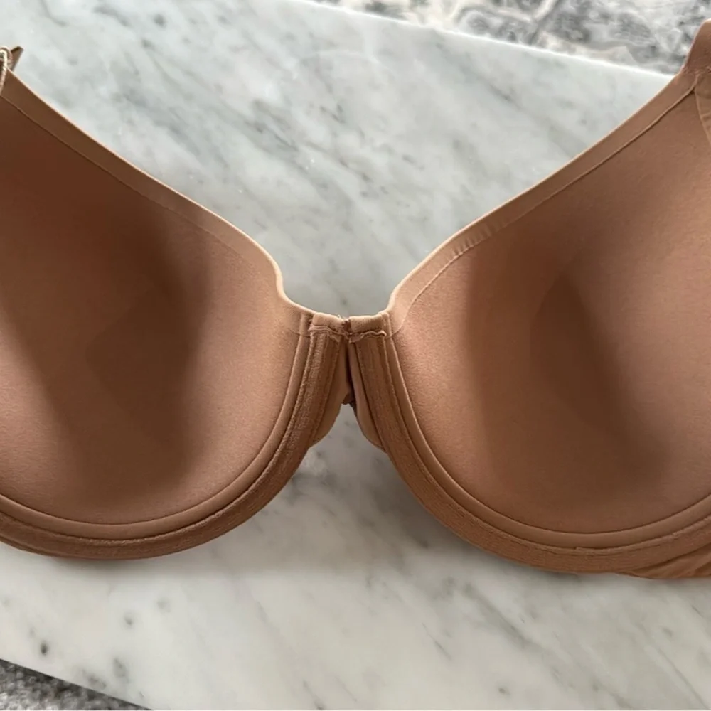 SKIMS FITS EVERYBODY PLUNGE BRA NWT SIZE 32 DD